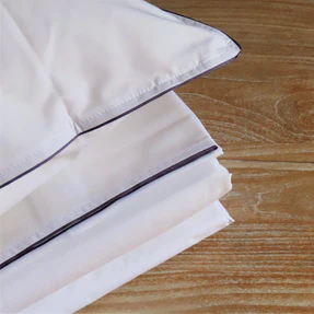 Island TC300 Duvet Cover - White With Plum Trim - London and Avalon