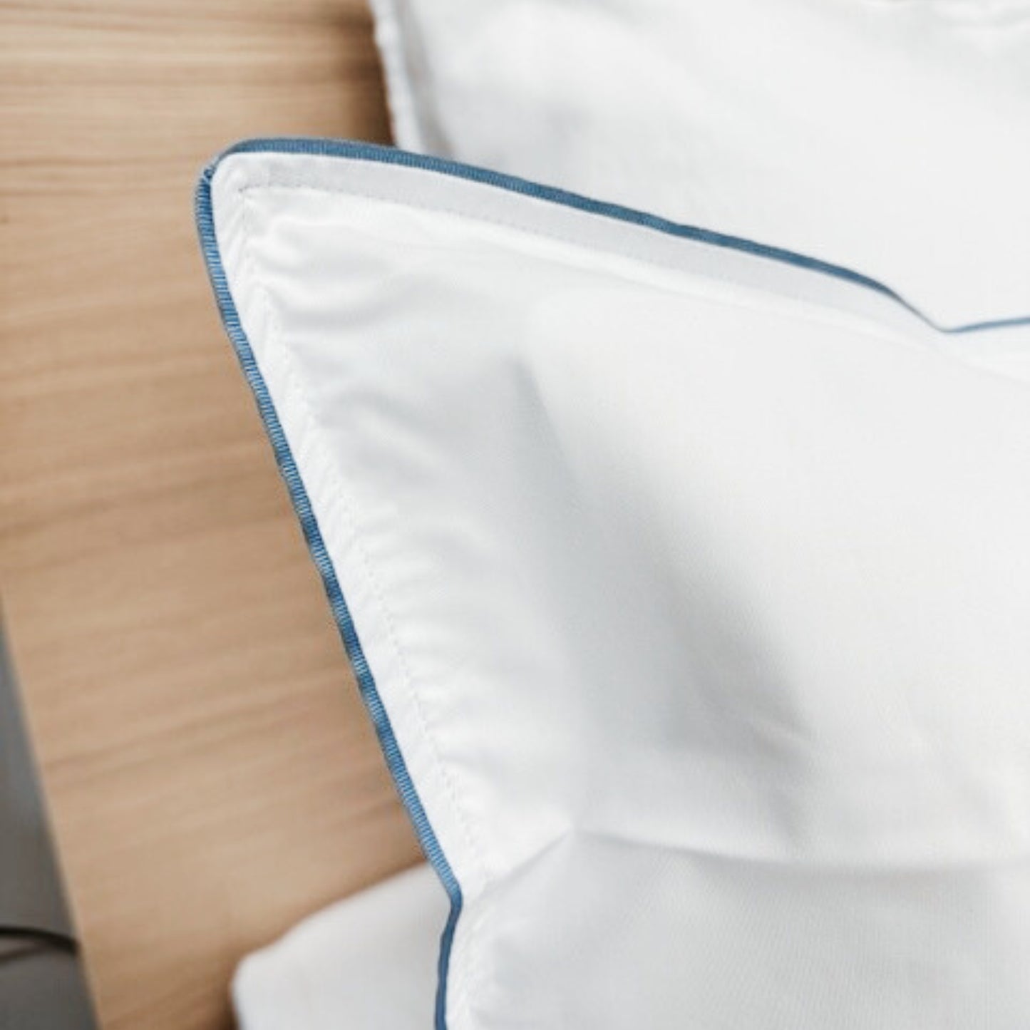 Island TC300 Pillowcase- White With Boston Blue Trim