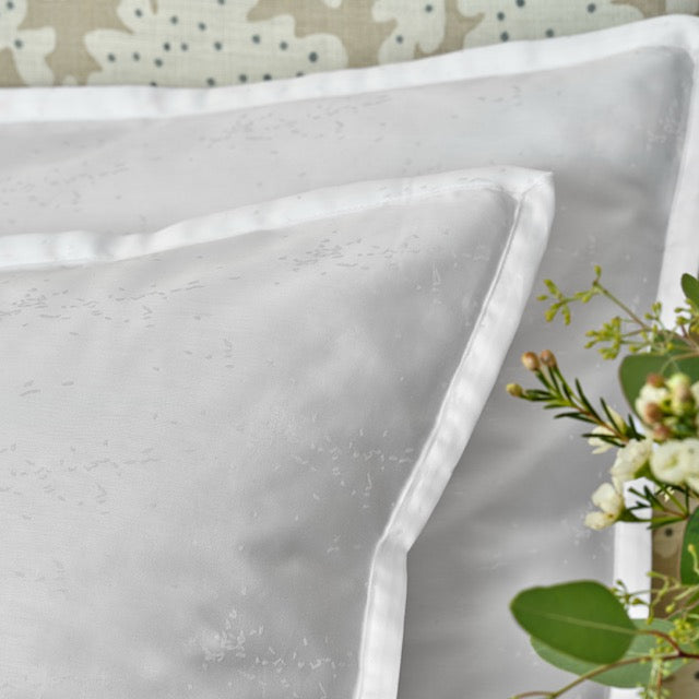The Oriental Collection Pillowcase - White - London and Avalon