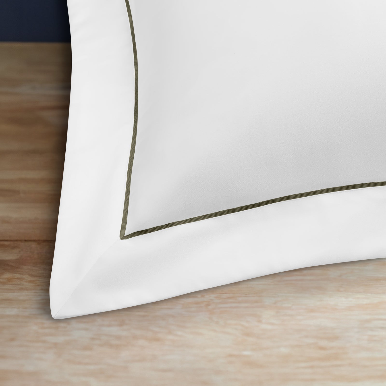 Heritage Collection Signature Style Oxford Pillowcase - White With Canopy Green Trim