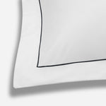 Island Collection Signature Style Oxford Travel Pillow - White With Navy Trim - 40x30cm