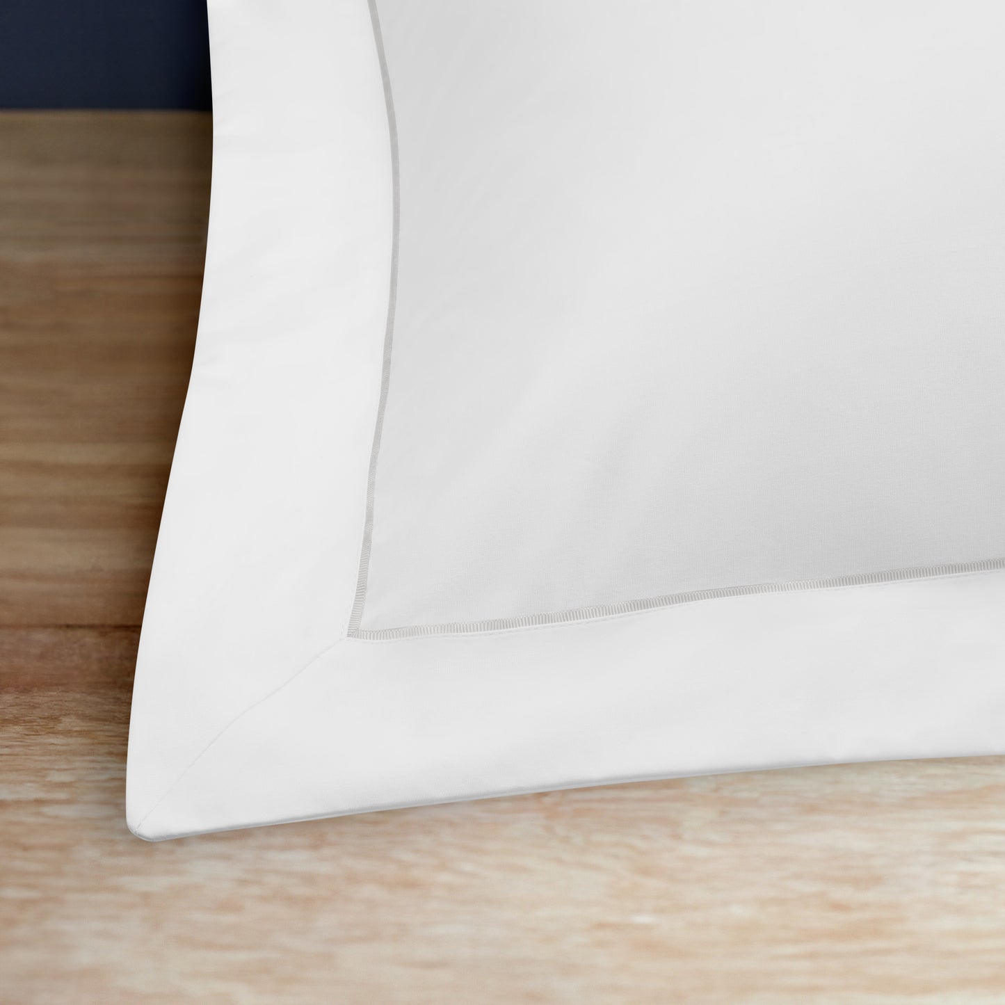 Island Collection Signature Style Oxford Pillowcase - White With Silver Trim