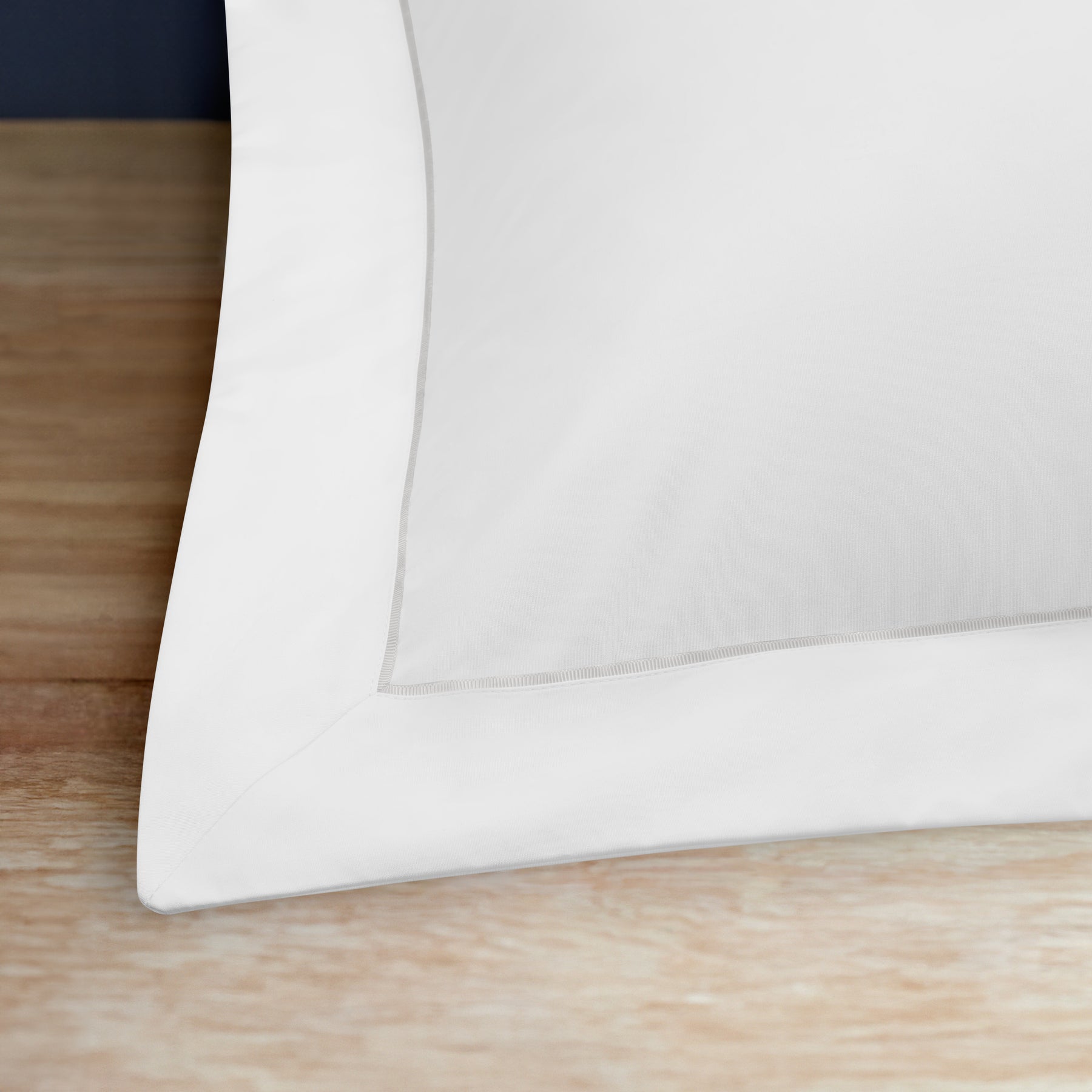Island Collection Signature Style Oxford Pillowcase - White With Silver Trim