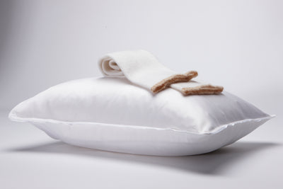 Heritage Collection Signature Style Travel Pillow White with Silver Trim