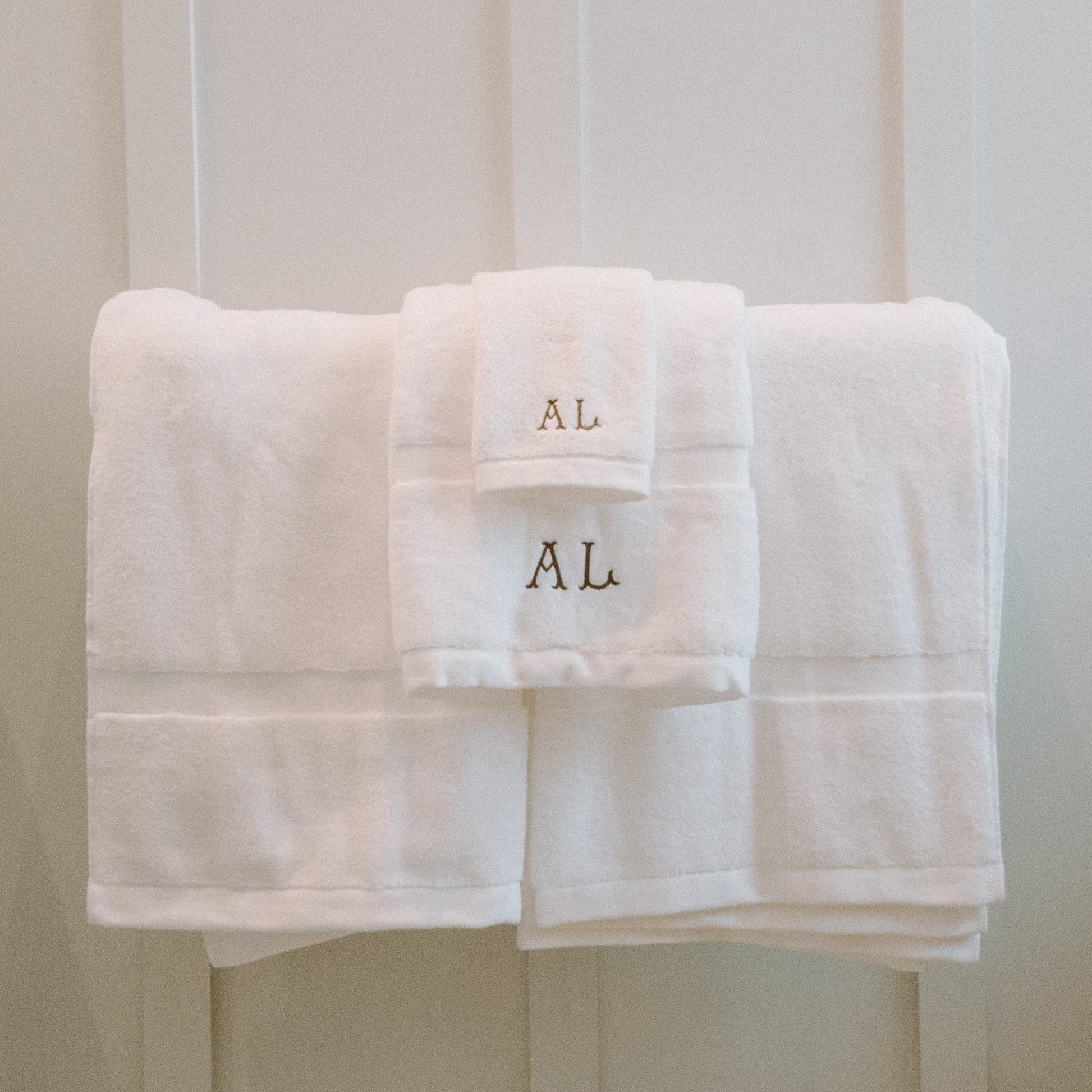 Signature Luxurious & Fluffy Face Cloth - London and Avalon