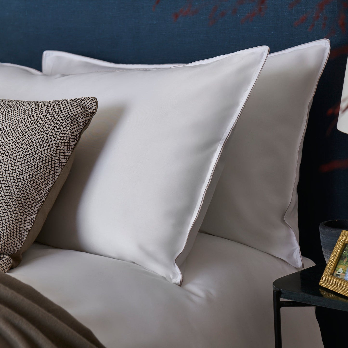 Heritage Collection Signature Style Duvet Cover - White With Silver Trim