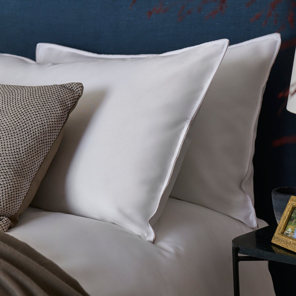 Heritage Collection Signature Style Duvet Cover - White with Silver Trim - London and Avalon
