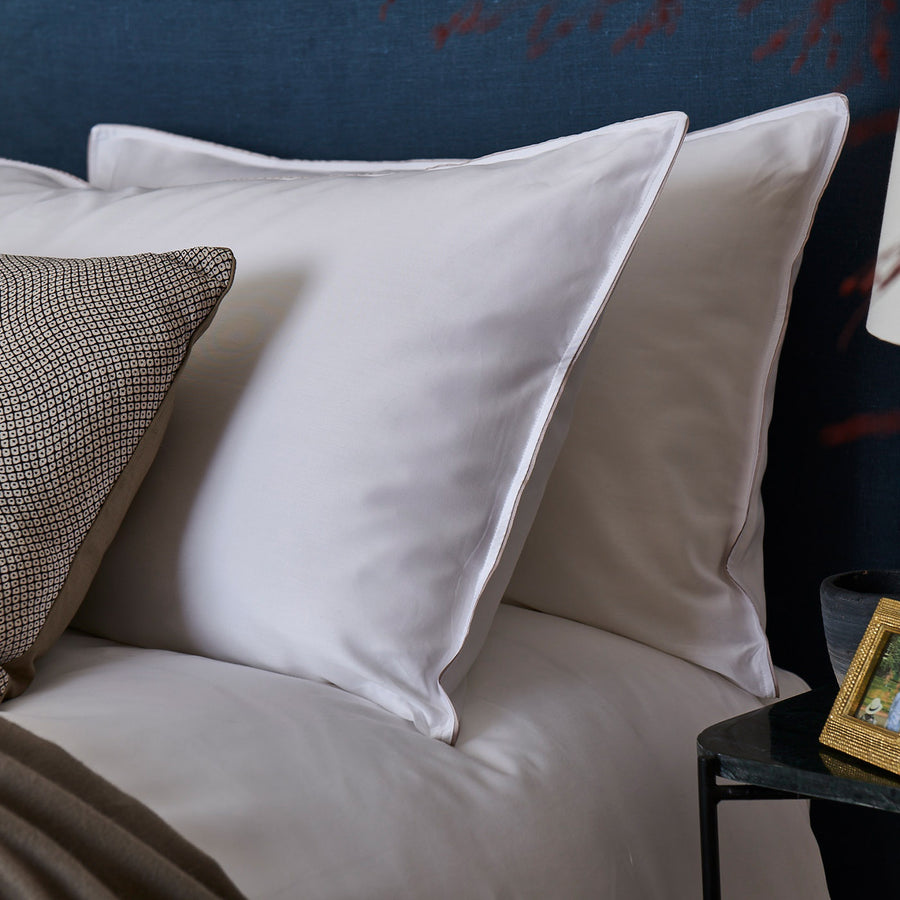 Heritage Collection Signature Style Oxford Pillowcase - White With Silver Trim