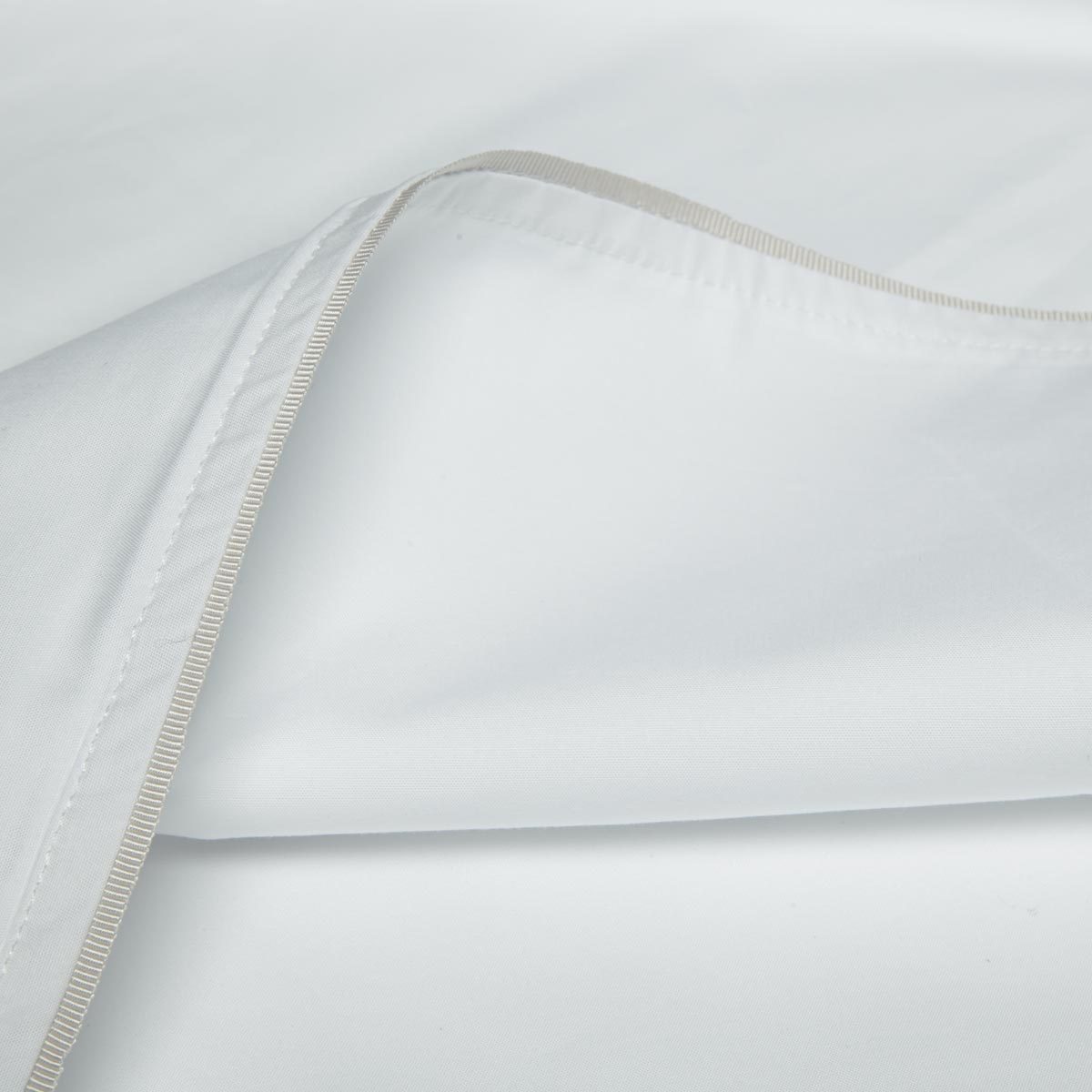 Heritage Travel Pillowcase - White With Silver Trim - 30x40cm