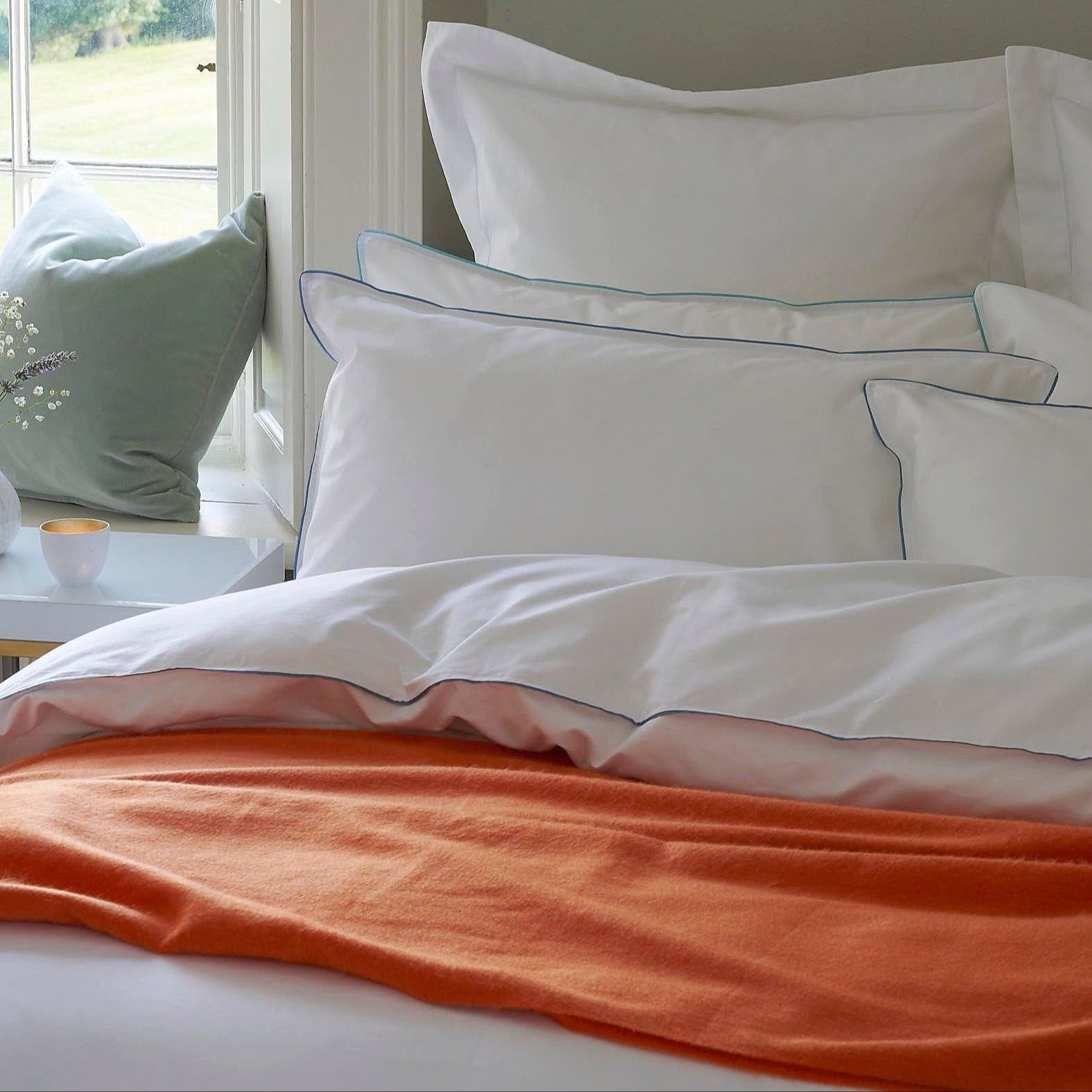 Heritage TC500 Duvet Cover - White With Boston Blue Trim - London and Avalon