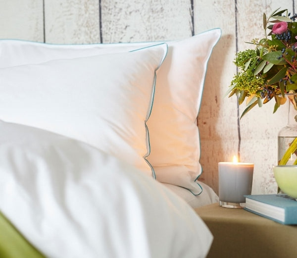 Island TC300 Pillowcase - White With Aquamarine Trim - London and Avalon