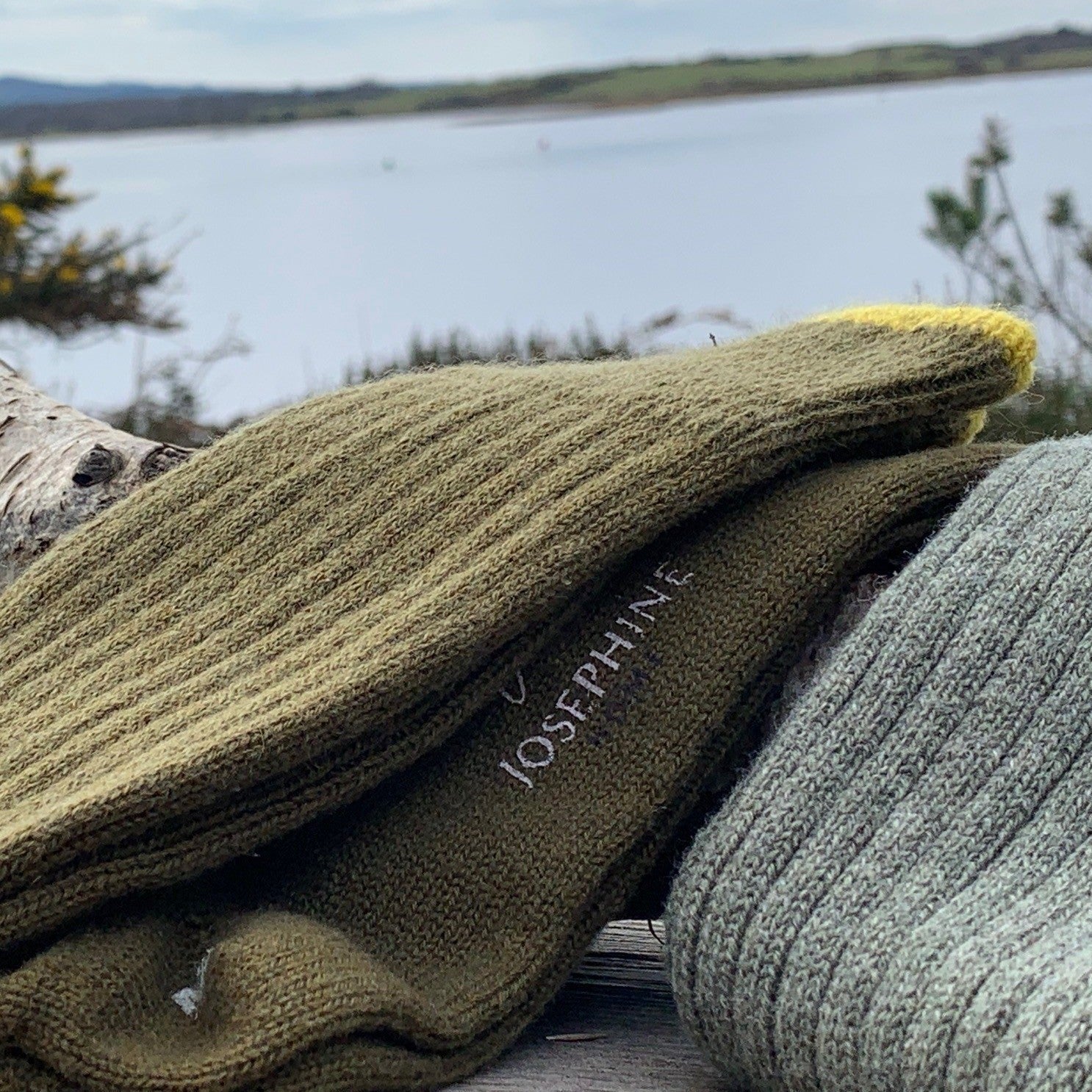 Men's Cashmere Socks – Lovat Green with Gorse Detail - Josephine Home
