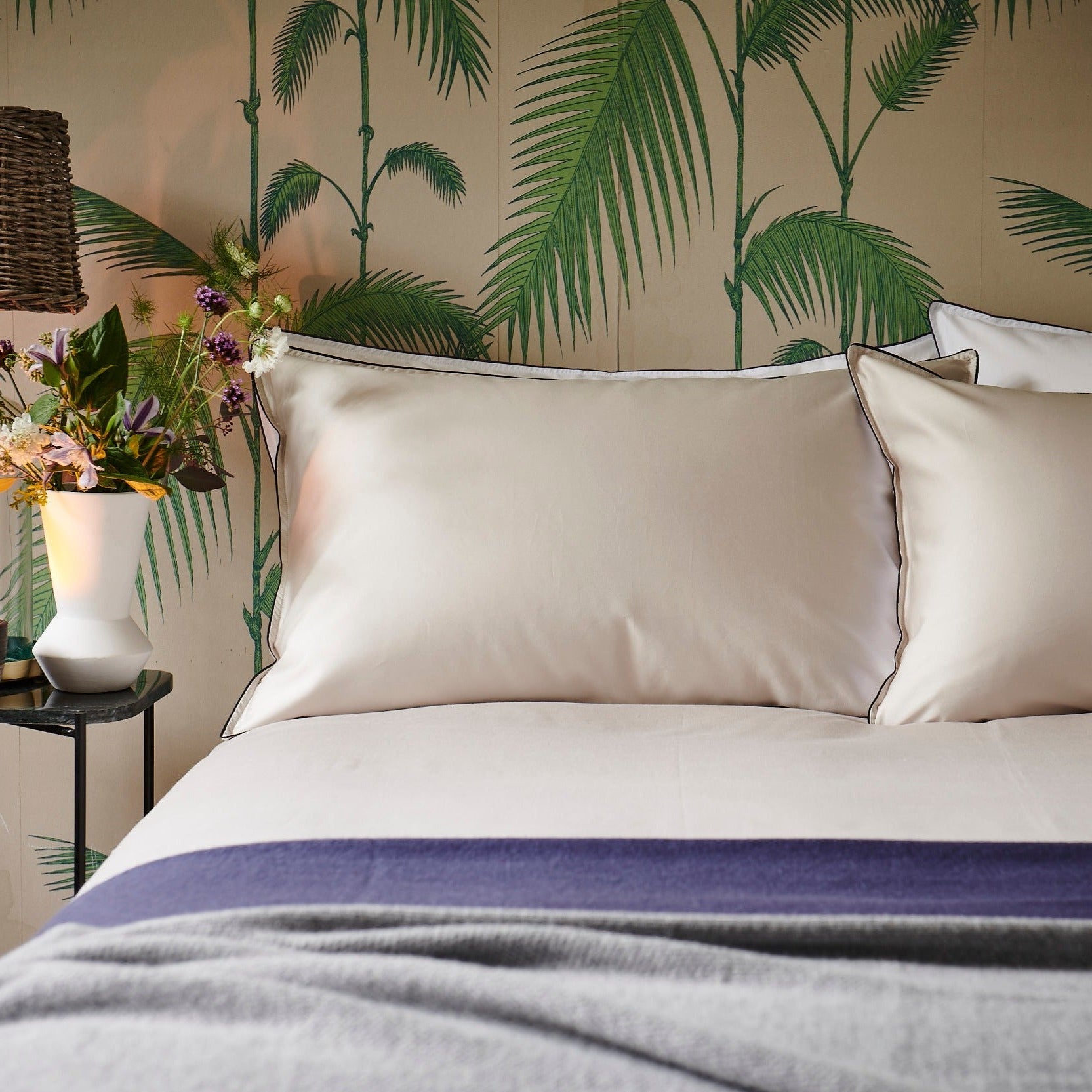 Heritage TC500 Duvet Cover – Silver with Slate Trim Collection - London and Avalon