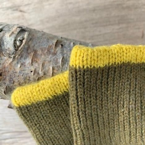 Men's Cashmere Socks – Lovat Green with Gorse Detail - Josephine Home